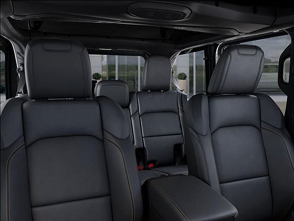 2025 Jeep Wrangler 4-Door Sahara - Photo 28