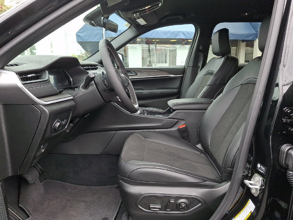 2027 Jeep Grand Cherokee Altitude