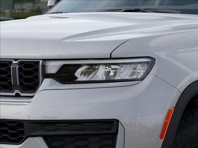 2026 Jeep Grand Cherokee Laredo Altitude