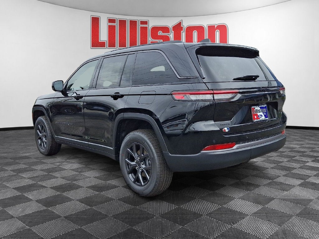 2027 Jeep Grand Cherokee Laredo Altitude