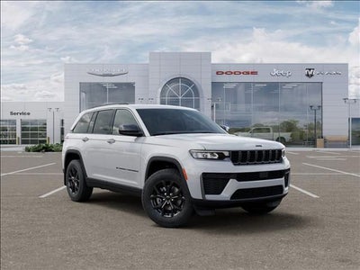 2026 Jeep Grand Cherokee Laredo Altitude