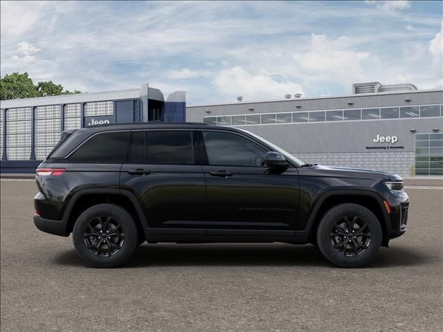 2026 Jeep Grand Cherokee Laredo