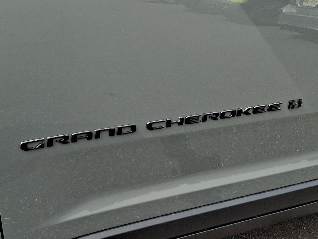 2027 Jeep Grand Cherokee Laredo Altitude
