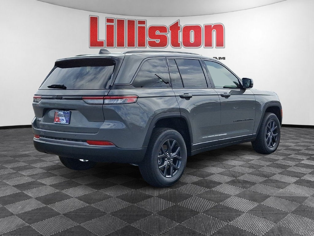 2027 Jeep Grand Cherokee Laredo Altitude