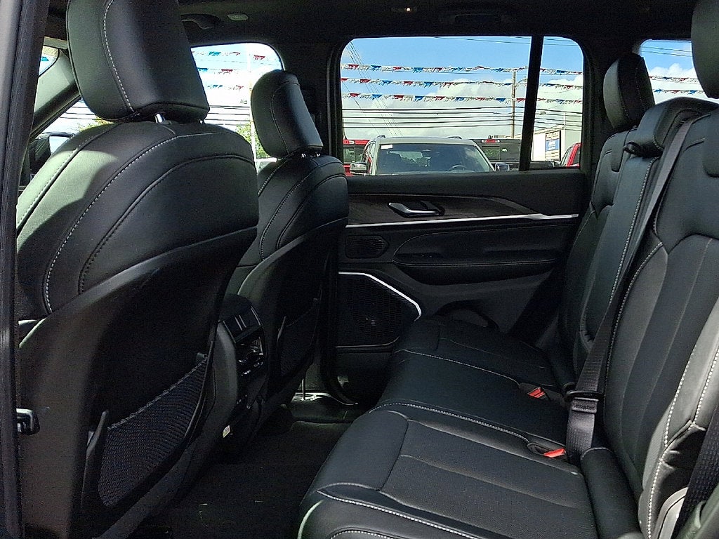 2027 Jeep Grand Cherokee Limited Reserve
