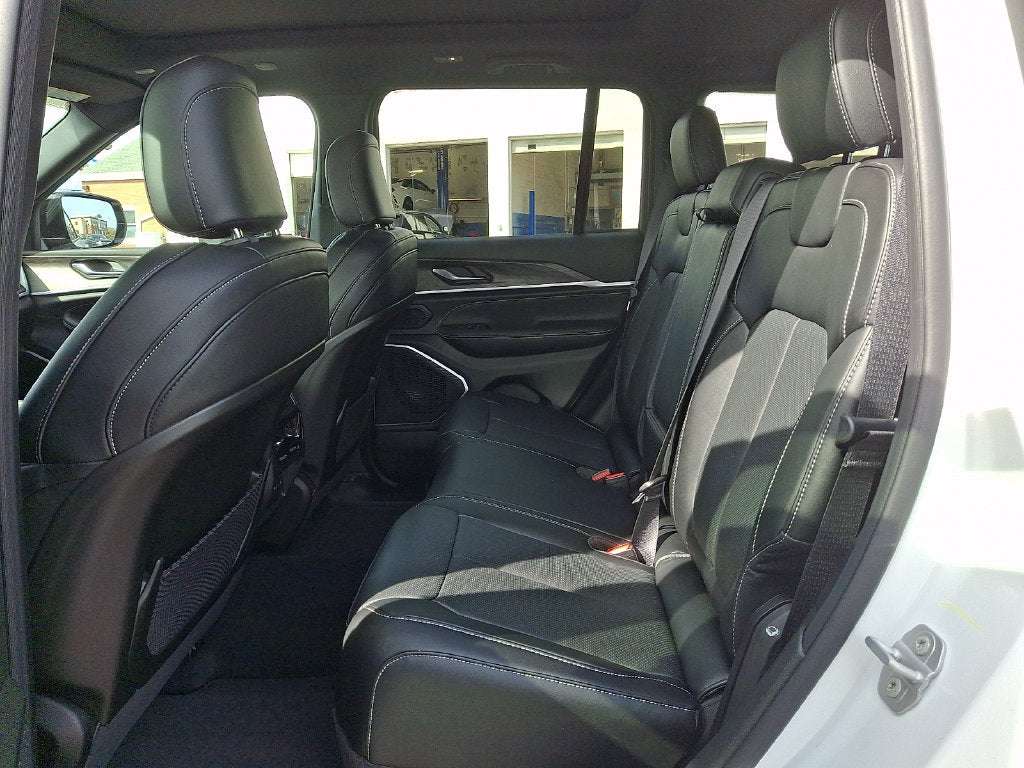2027 Jeep Grand Cherokee Limited Reserve