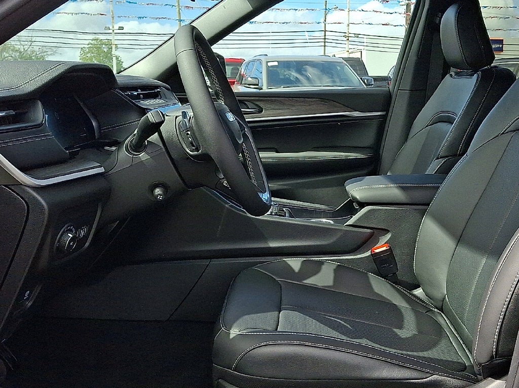 2027 Jeep Grand Cherokee Limited Reserve