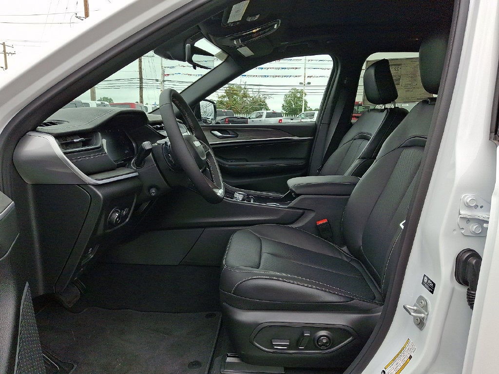 2026 Jeep Grand Cherokee Limited Reserve