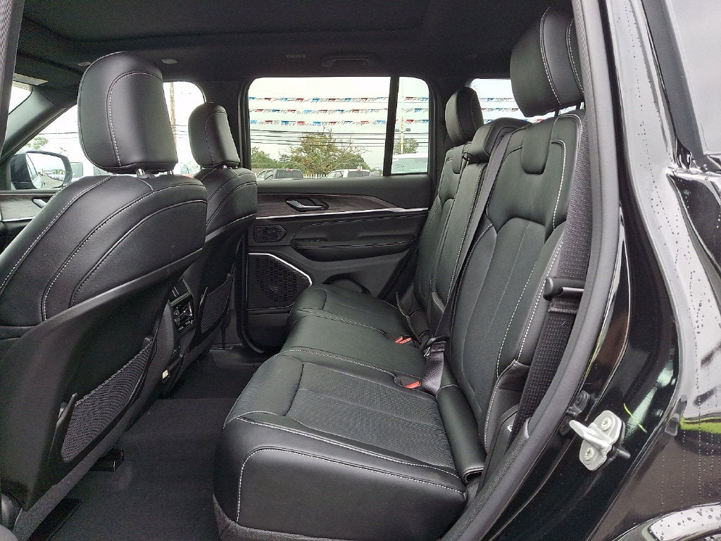 2027 Jeep Grand Cherokee Limited Reserve