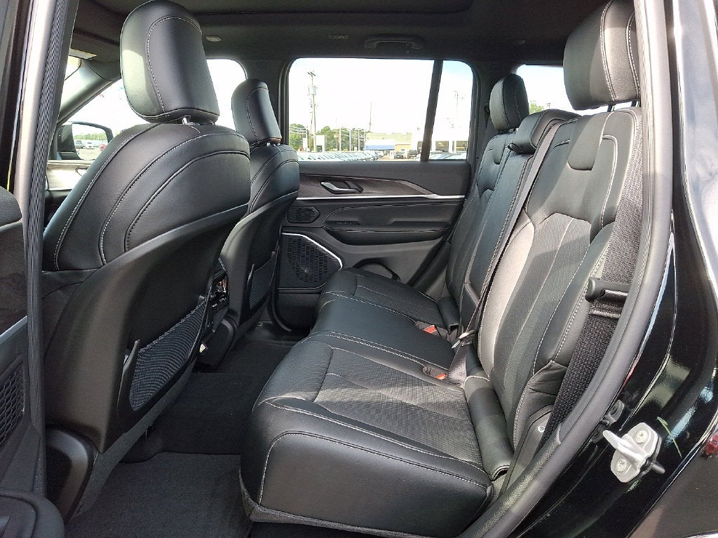 2027 Jeep Grand Cherokee Limited Reserve