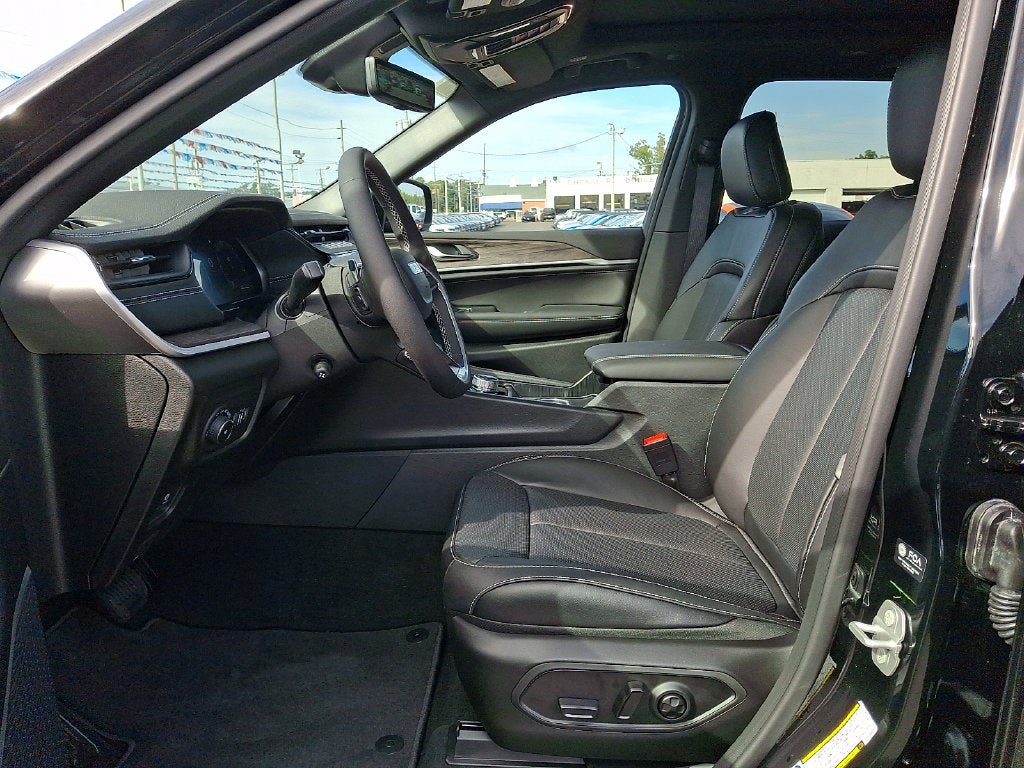 2027 Jeep Grand Cherokee Limited Reserve