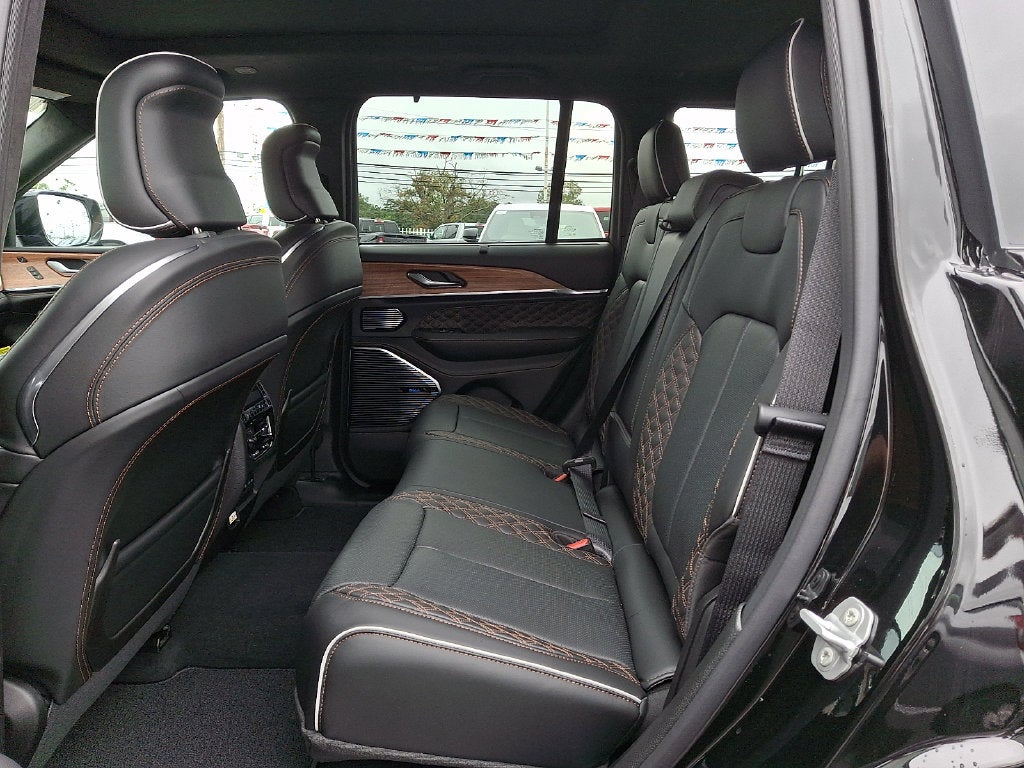 2027 Jeep Grand Cherokee Summit
