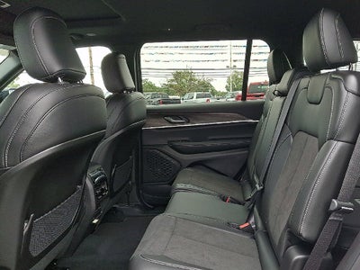 2027 Jeep Grand Cherokee L Laredo Altitude