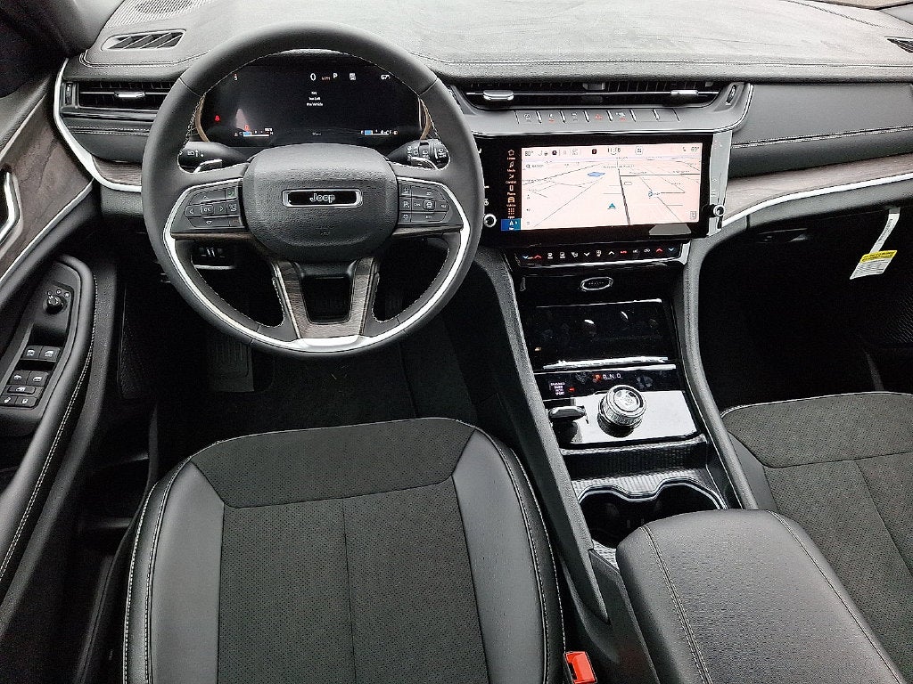 2027 Jeep Grand Cherokee L Laredo Altitude