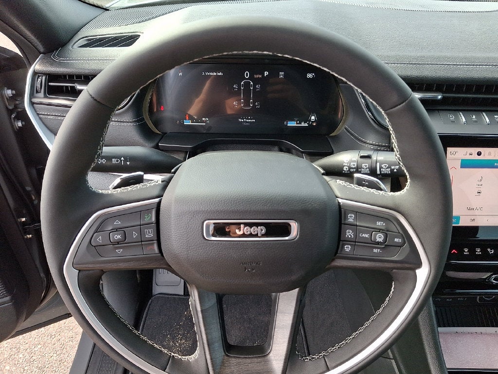 2027 Jeep Grand Cherokee L Laredo Altitude