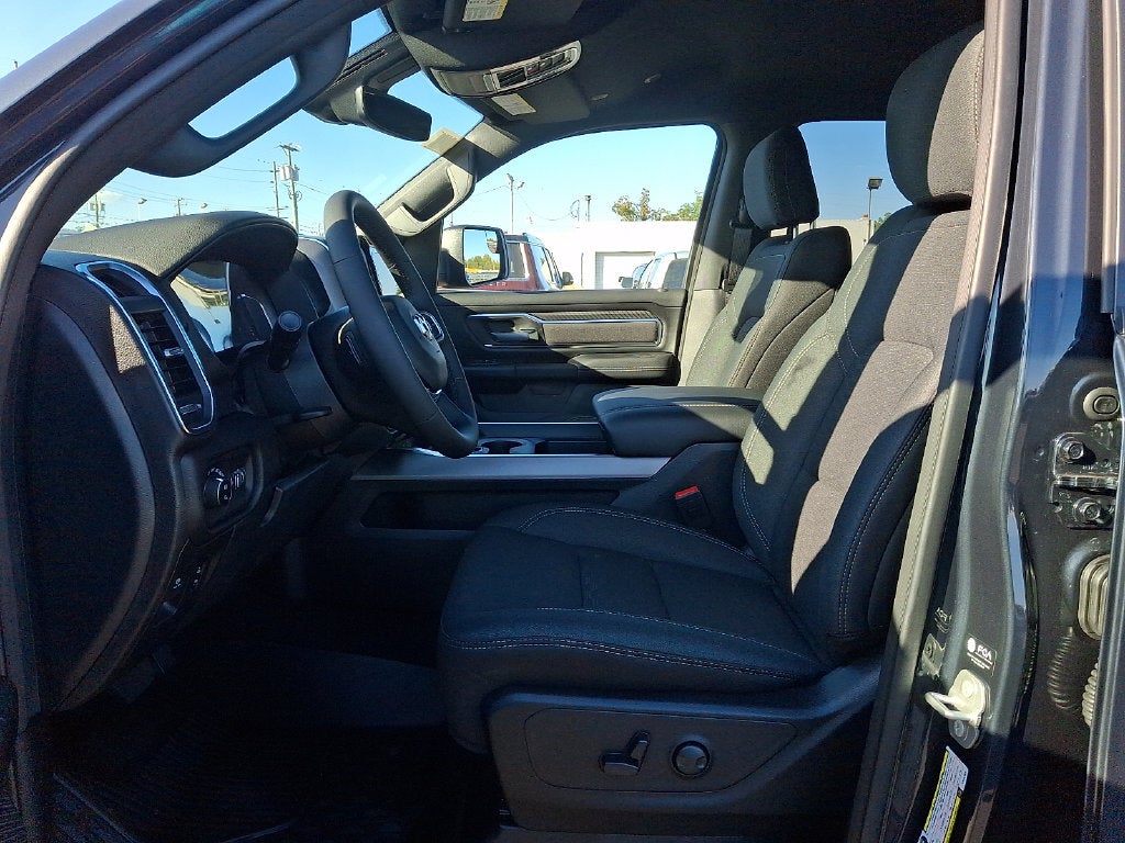 2027 RAM 1500 Big Horn/Lone Star