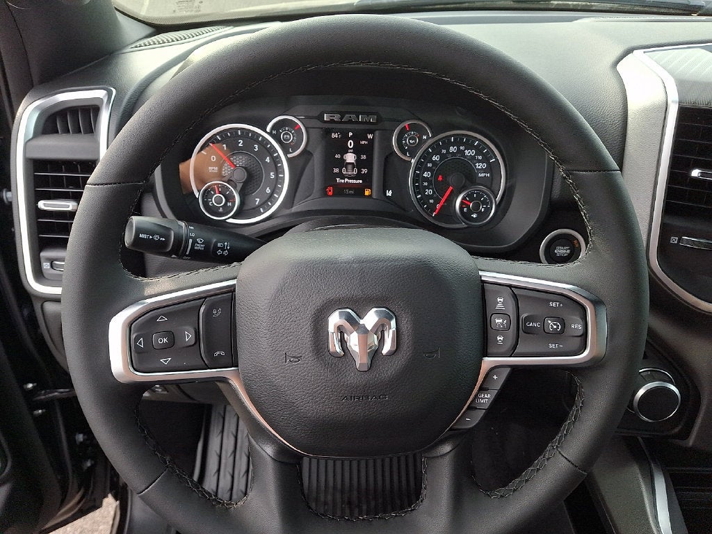 2027 RAM 1500 Big Horn/Lone Star