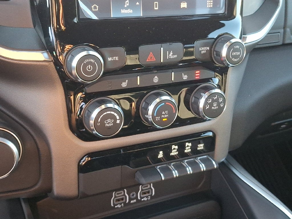 2027 RAM 1500 Big Horn/Lone Star