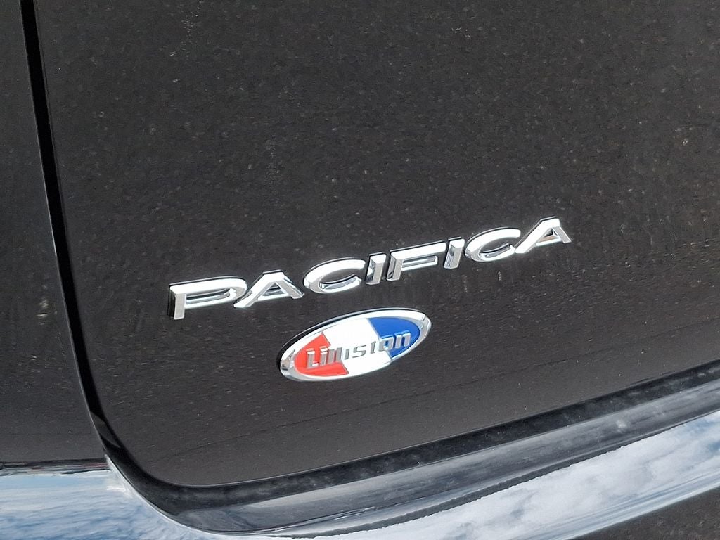 2027 Chrysler Pacifica Select