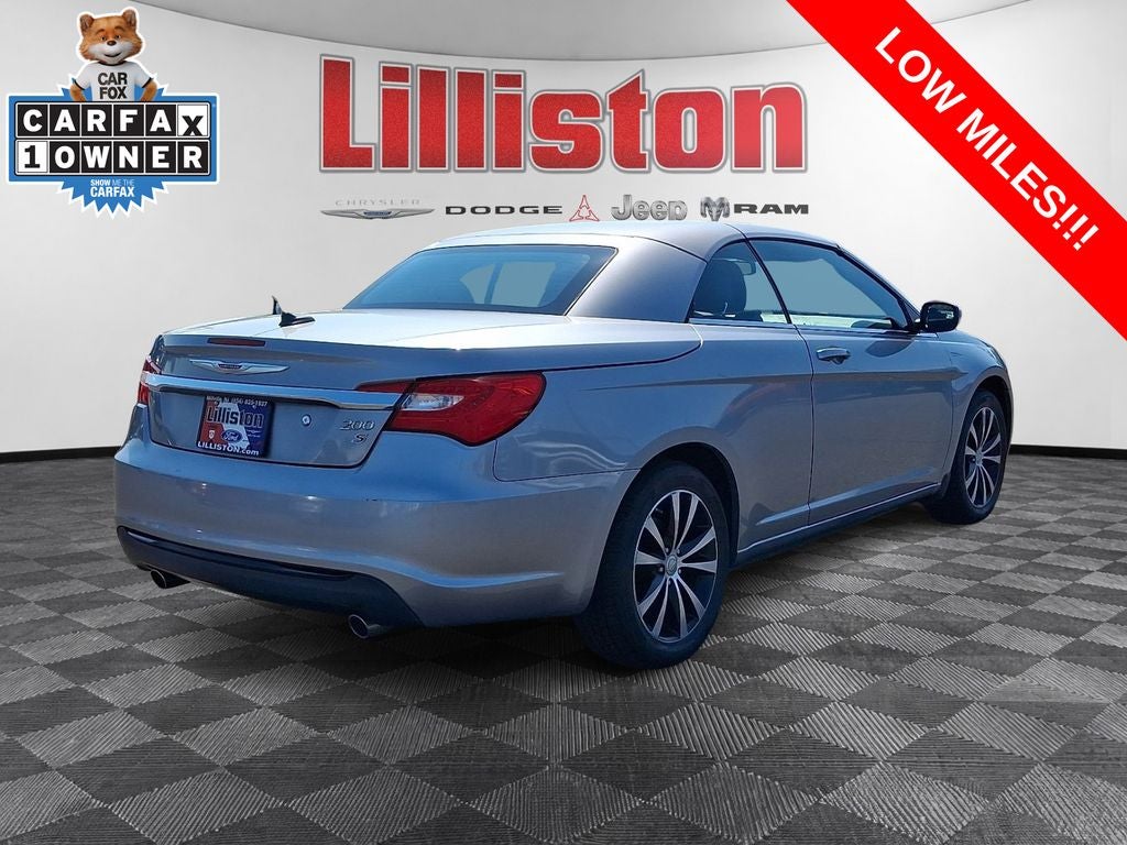 2013 Chrysler 200 S