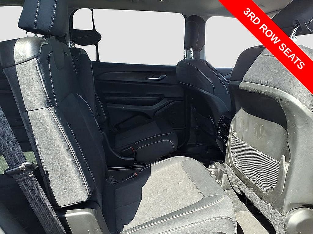 2023 Jeep Grand Cherokee L Laredo 4x4