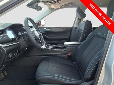 2023 Jeep Grand Cherokee L Laredo 4x4