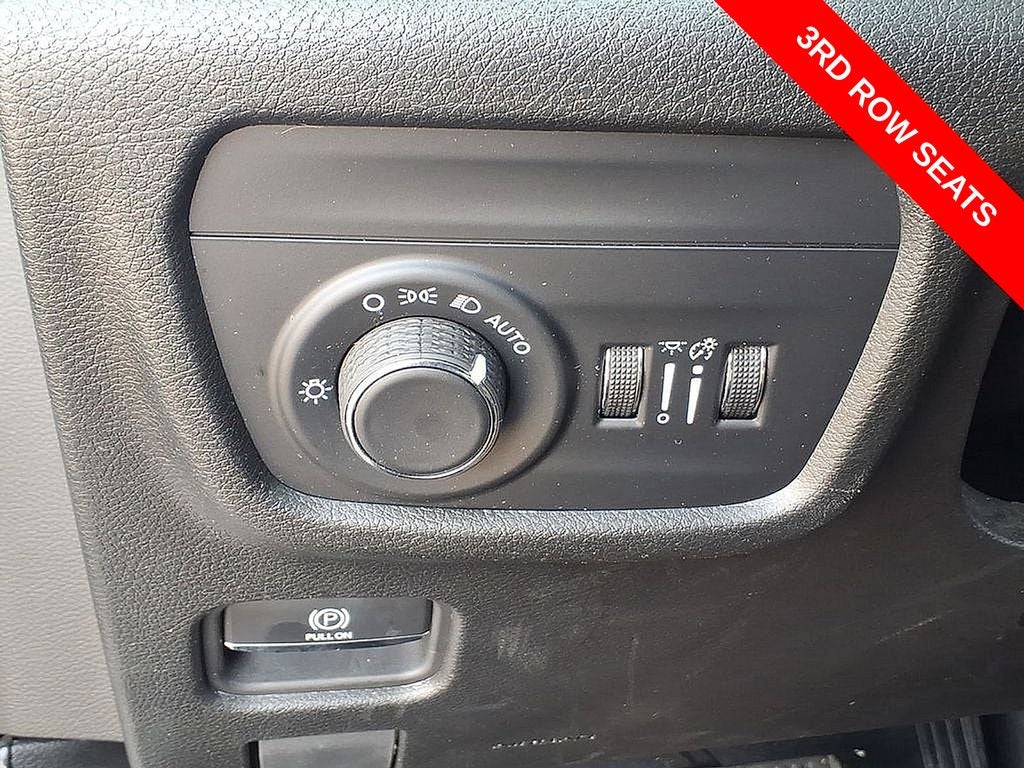 2023 Jeep Grand Cherokee L Laredo 4x4