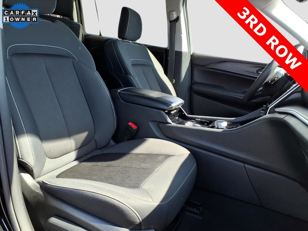 2023 Jeep Grand Cherokee L Laredo 4x4