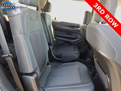 2023 Jeep Grand Cherokee L Laredo 4x4