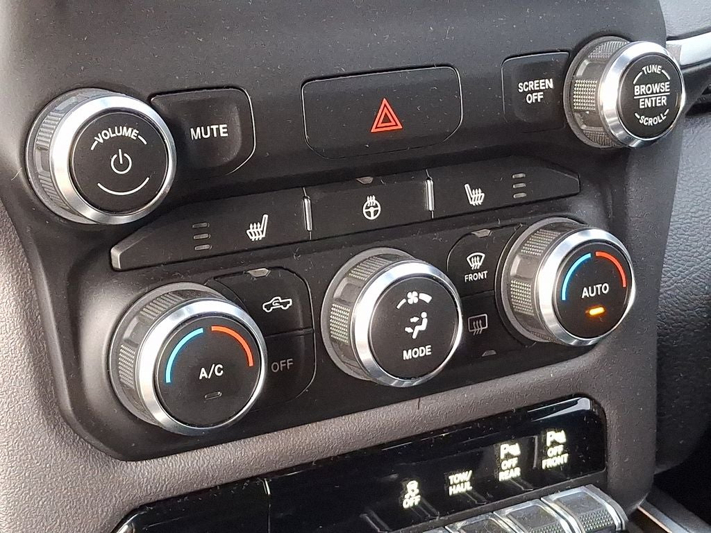 2021 RAM 1500 Big Horn Crew Cab 4x4 5'7' Box
