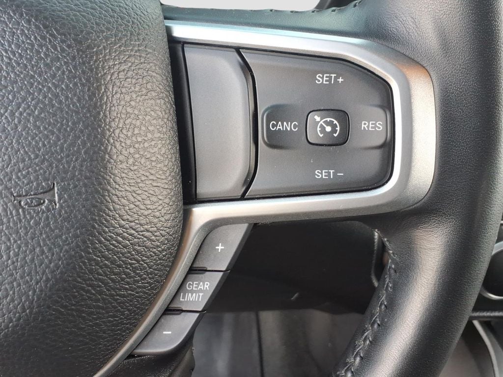 2022 RAM 1500 Big Horn Crew Cab 4x4 5'7' Box