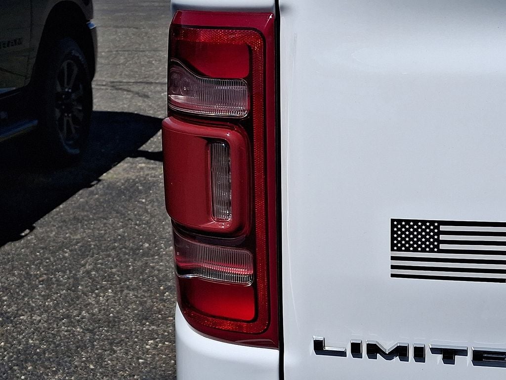 2023 RAM 1500 Limited Crew Cab 4x4 5'7' Box