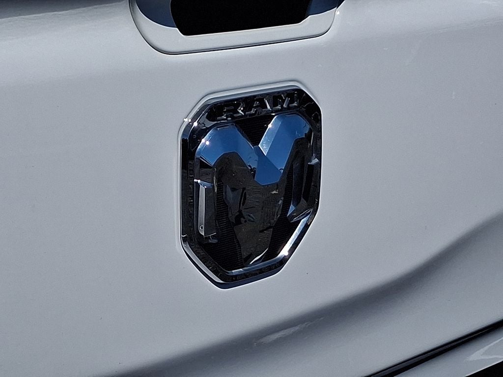 2023 RAM 1500 Limited Crew Cab 4x4 5'7' Box