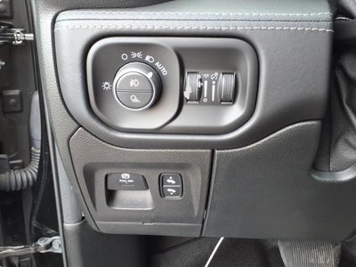 2020 RAM 1500 Limited Crew Cab 4x4 5'7' Box