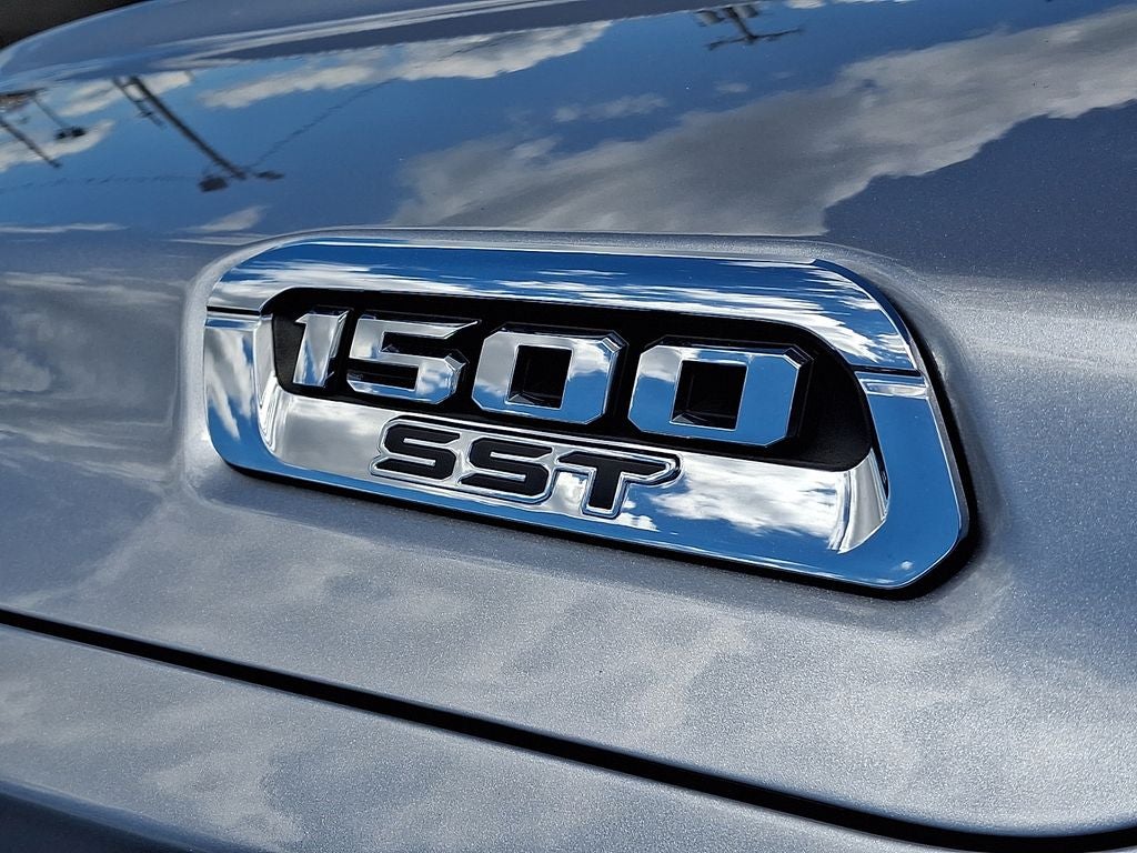 2025 RAM 1500 Laramie Crew Cab 4x4 5'7' Box