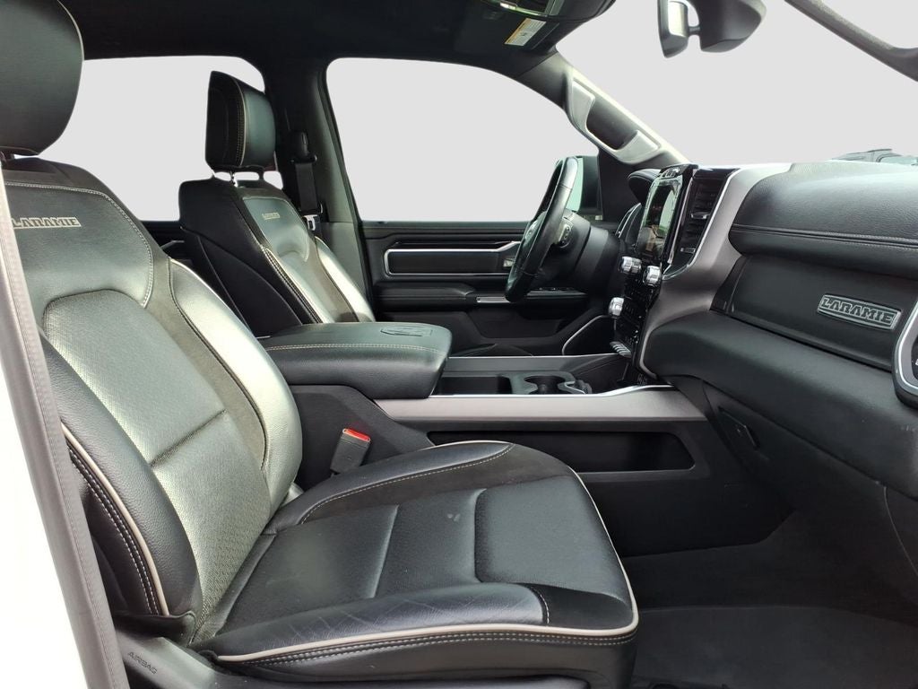 2020 RAM 1500 Laramie Crew Cab 4x4 5'7' Box