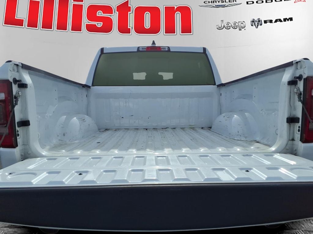 2020 RAM 1500 Laramie Crew Cab 4x4 5'7' Box