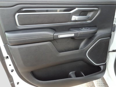 2020 RAM 1500 Laramie Crew Cab 4x4 5'7' Box