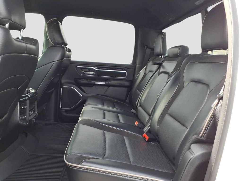 2020 RAM 1500 Laramie Crew Cab 4x4 5'7' Box