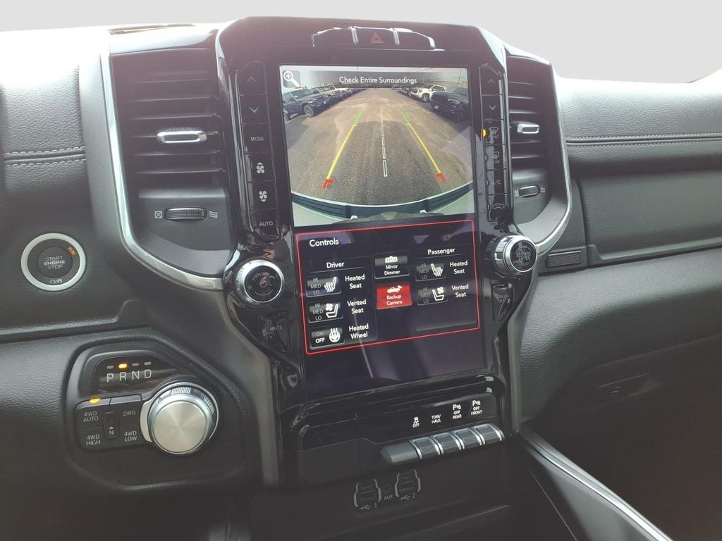 2020 RAM 1500 Laramie Crew Cab 4x4 5'7' Box