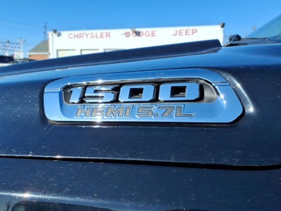 2019 RAM 1500 Laramie Crew Cab 4x4 6'4' Box