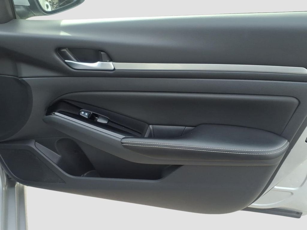 2023 Nissan Altima SV FWD