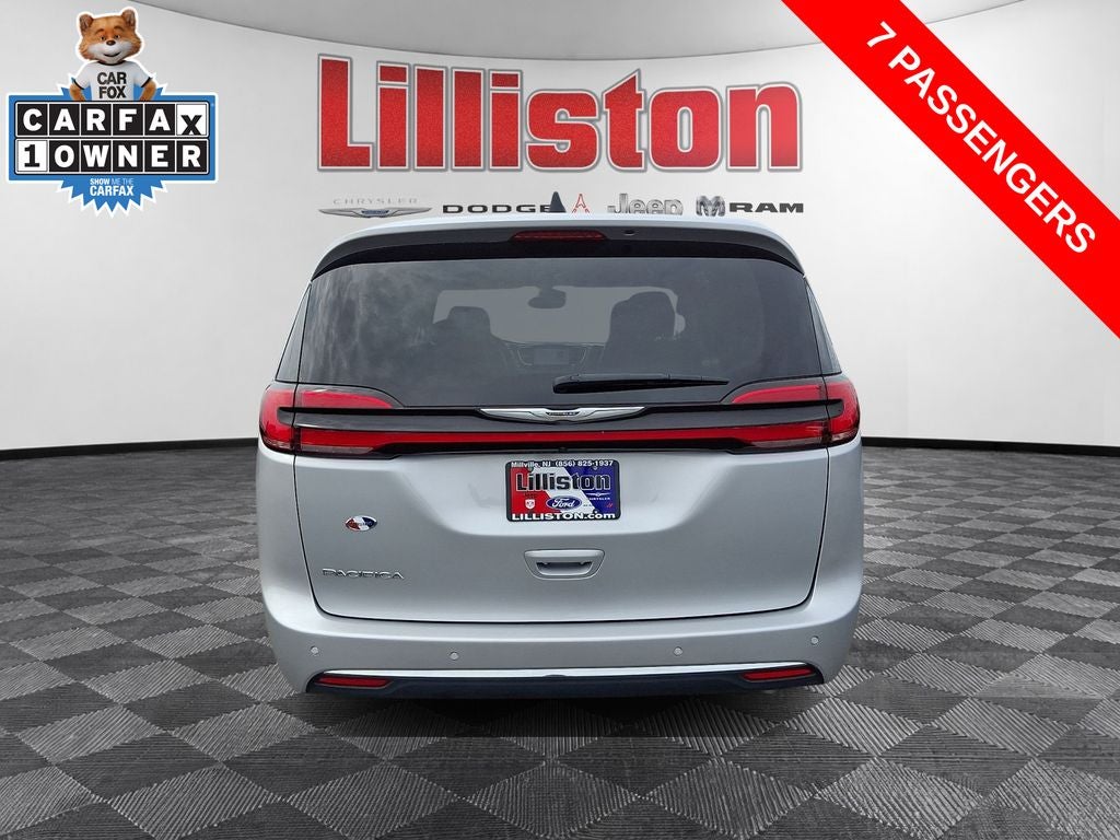 2024 Chrysler Pacifica Touring L