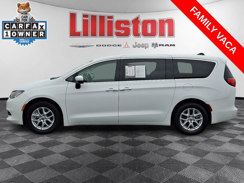 2023 Chrysler Voyager LX
