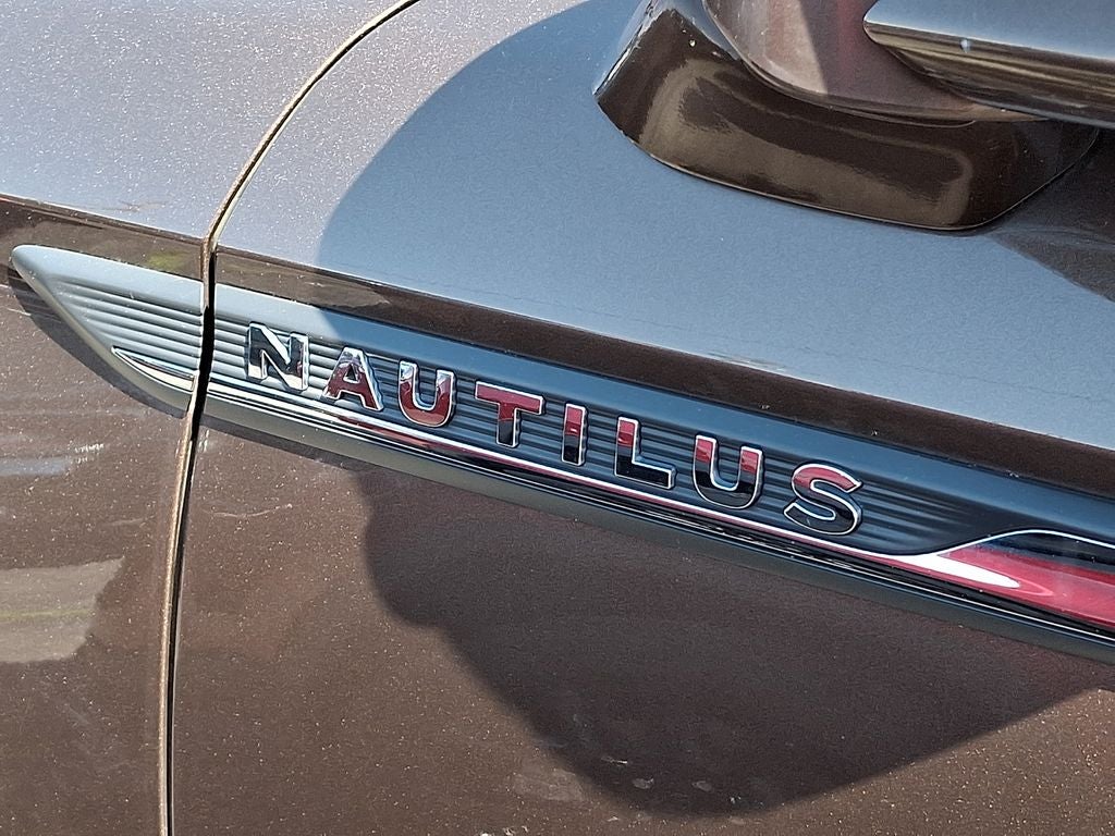 2022 Lincoln Nautilus Standard