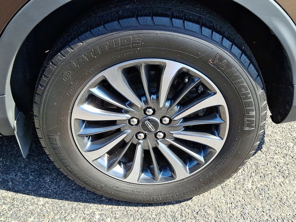 2022 Lincoln Nautilus Standard