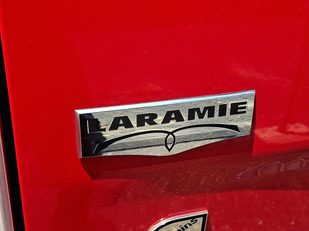 2018 RAM 3500 Laramie Crew Cab 4x4 6'4' Box