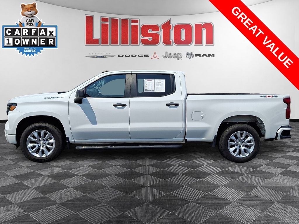2023 Chevrolet Silverado 1500 4WD Crew Cab Standard Bed Custom