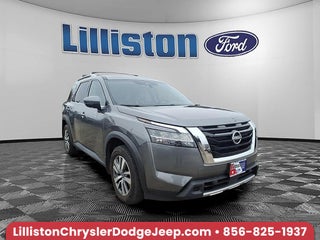 2023 Nissan Pathfinder SL 4WD