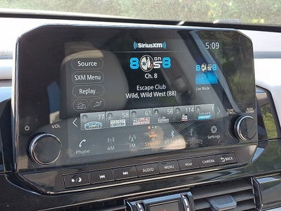 2025 Nissan Pathfinder SL 4WD